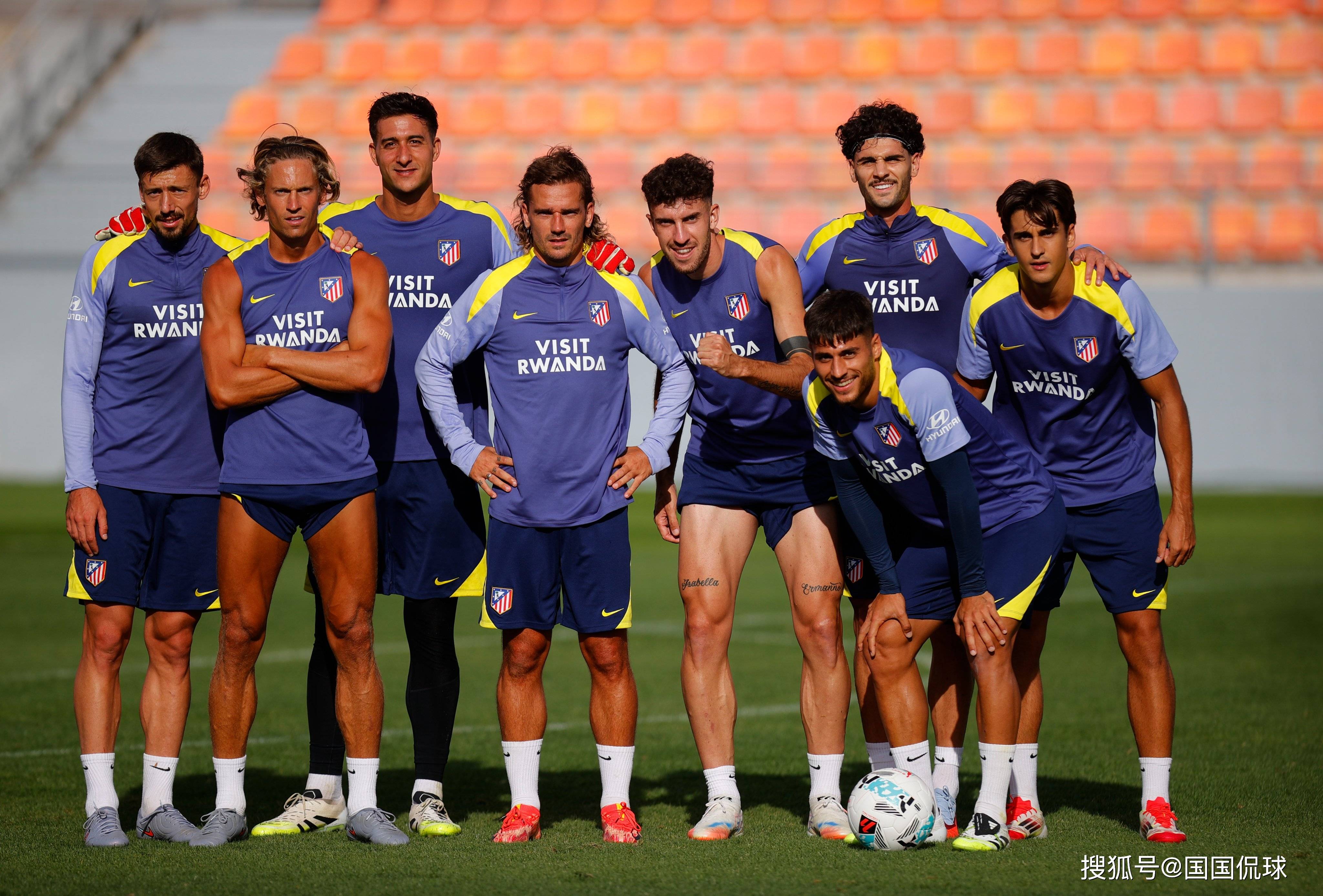 皇冠体育官方网站-今晚体能课后，马赛主帅复盘备战西甲，球迷炸锅，训练强度明显提升(半马赛前十天如何训练)