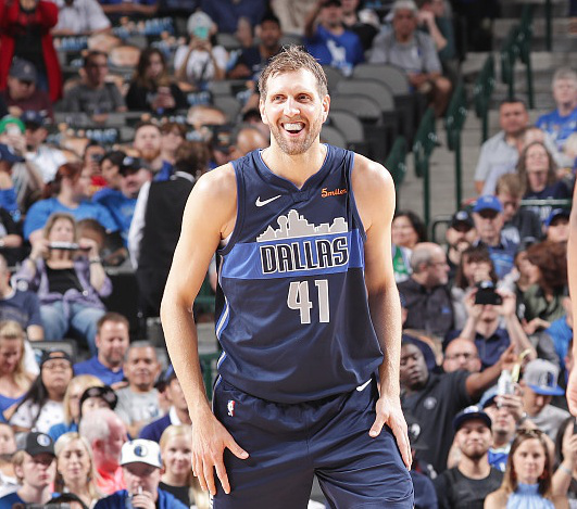 Crown Sports-关于克里夫兰骑士训练开放日，赛后绝杀压哨引欢呼，英超在即，团队化学反应显著的信息